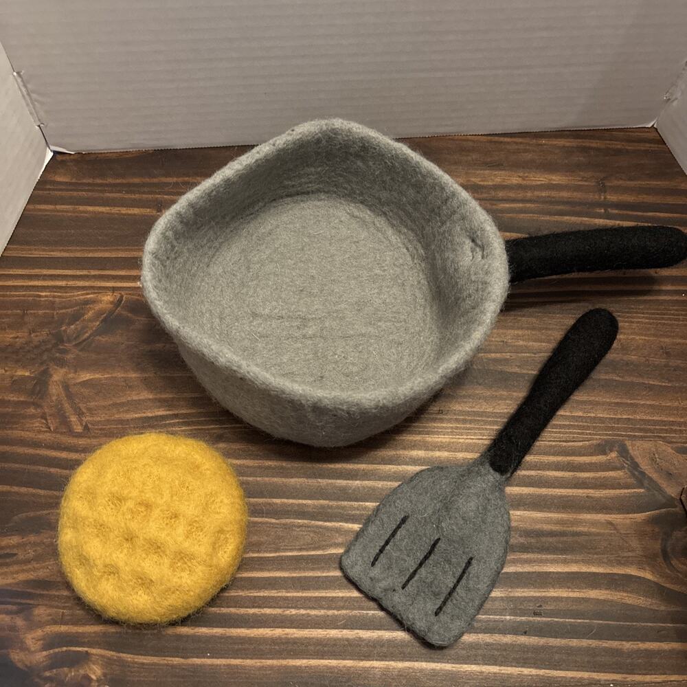 100% Wool Crate Barrel Breakfast Set Waffle Pan Spatula Pretend Play